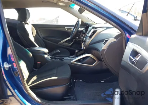 2017 Hyundai Veloster z USA, uszkodzony, nr VIN KMHTC6AD8HU310244